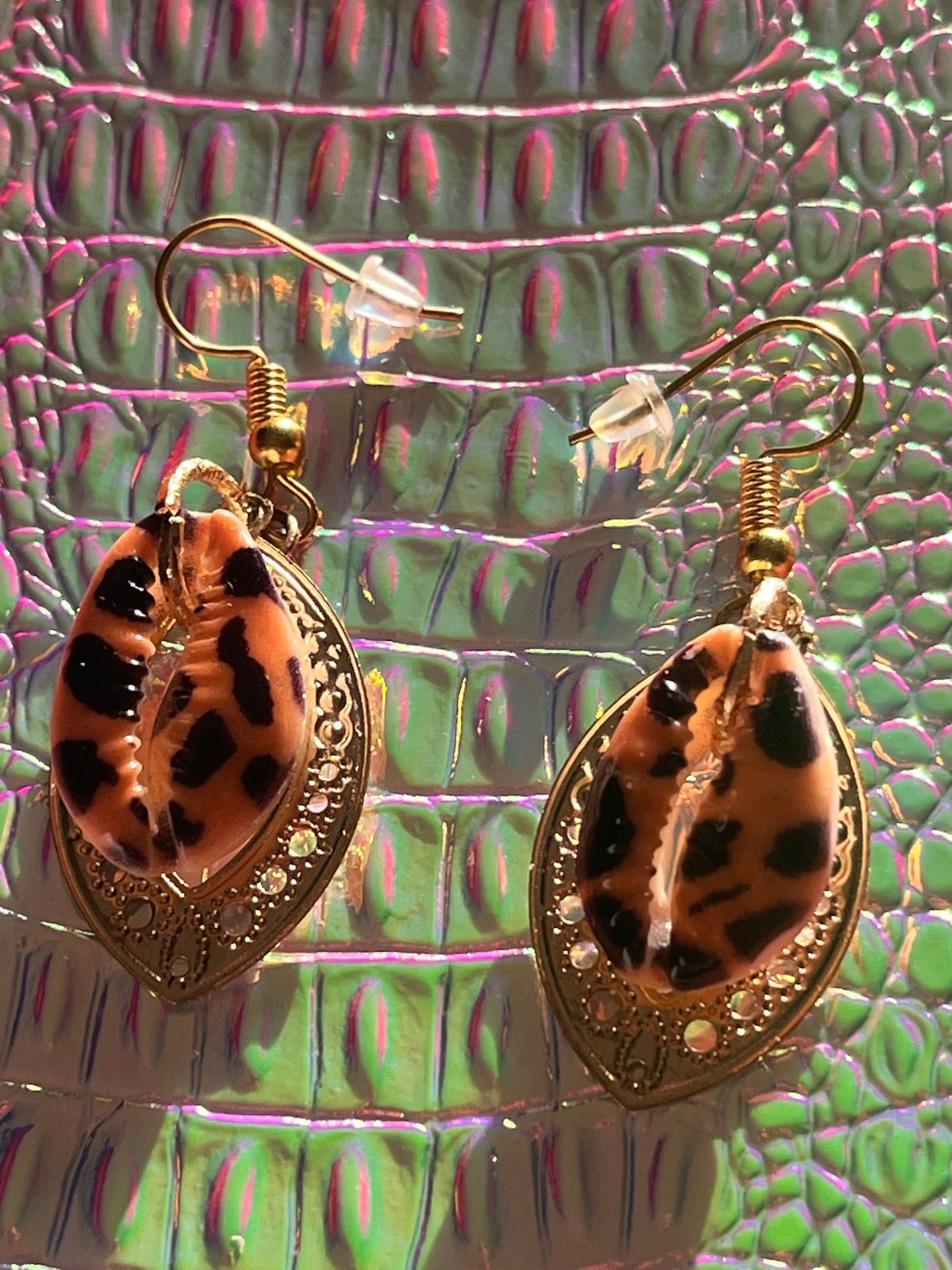 SAVANNA LUXE COWRIE EARRINGS